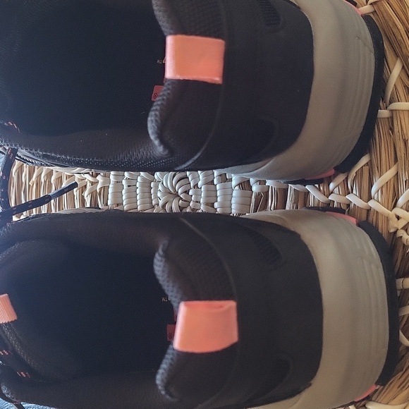 Skechers Outdoor Sneakers Black WO 8.5 LNC - Picture 4 of 8